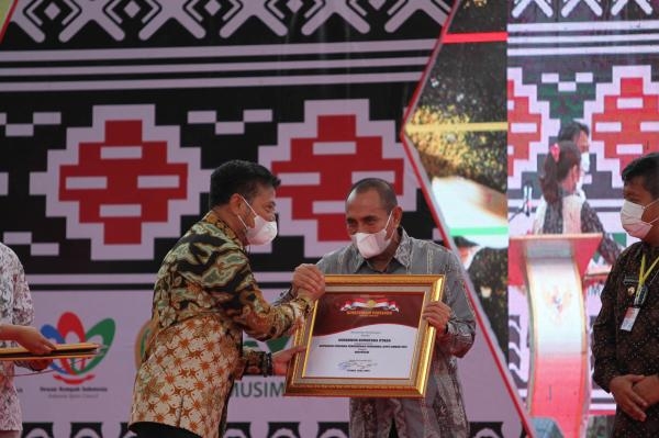 Edy Rahmayadi Kembali Terima Penghargaan Anugerah Pratama Perkebunan Indonesia